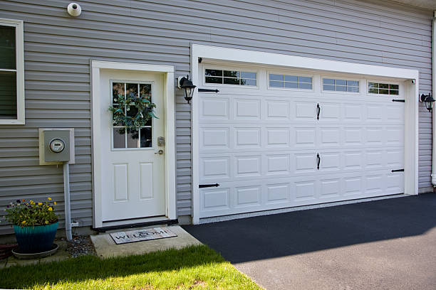 24/7 Emergency Garage Door Panel Replacement experts in Villisca, IA
